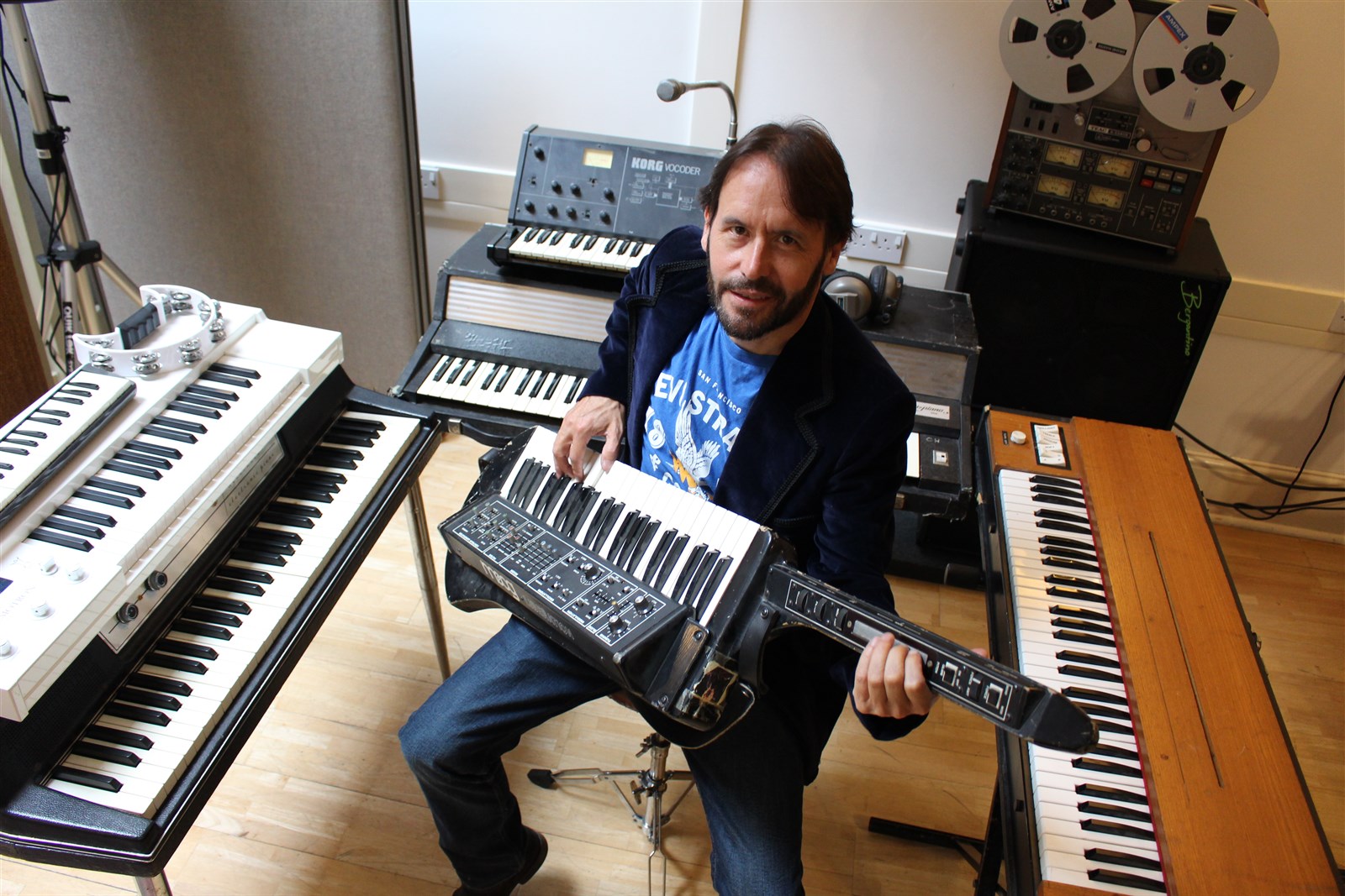 Том холланд в сердце моря. Chris hollander. Chris hollander. Chris hollander. Chris hollander.